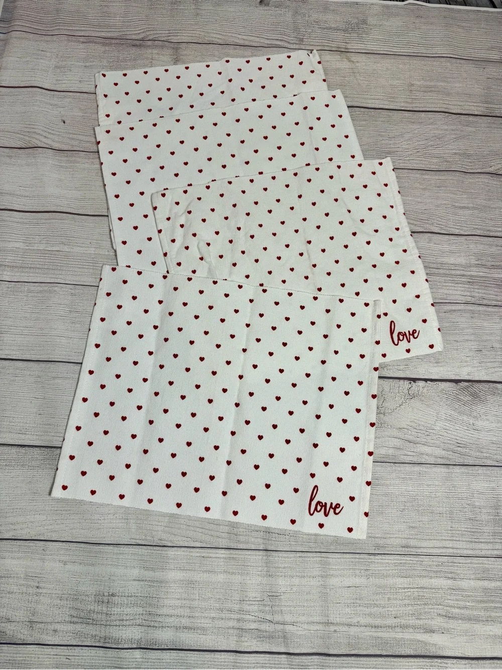 Set of 4 Valentine’s Day Heart Placemats White Red Hearts 100% Cotton 13x16.5in